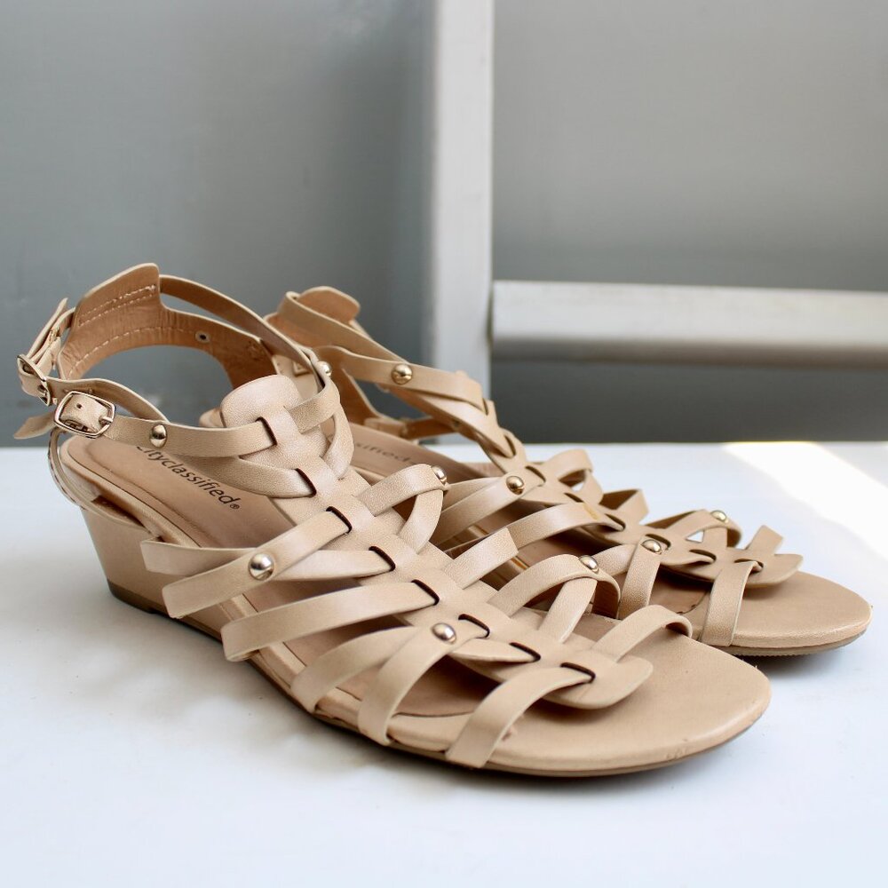 Cityclassified Women's Cream Faux Leather Gladiator Strappy Wedge Sandals SZ 8.5